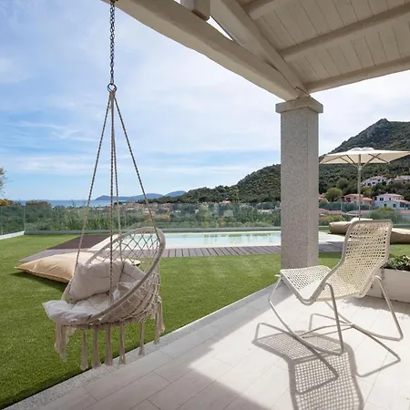 Aura קוסטה ריי