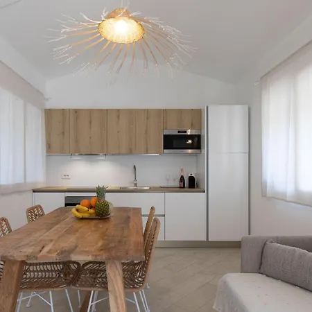 Aura קוסטה ריי